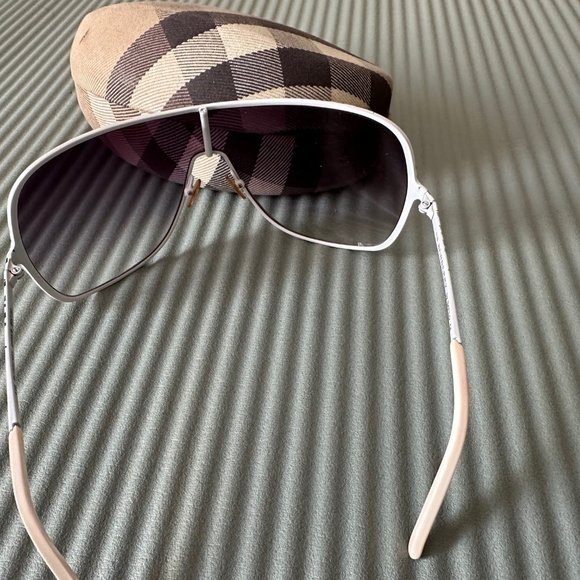 Burberry Sunglasses with Case - RARE VINTAGE - Picture 10 of 13